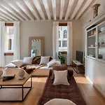 Bridge Of Sighs Luxurious Apartment