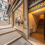 Bridge Of Sighs Luxurious Apartment