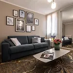 Charming Apartment On The Grand Canal R&R