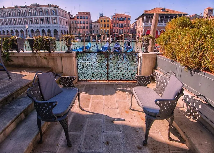 Grimaldi Apartments Hermitage Canal Grande View