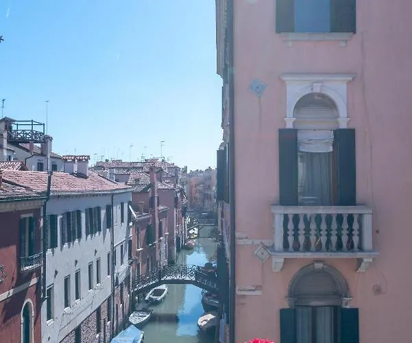 Rialto Palace Apartments