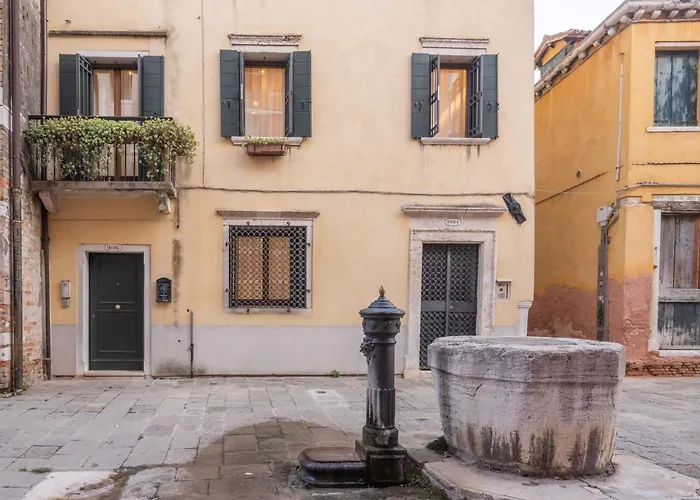 Accademia Apartments R&R