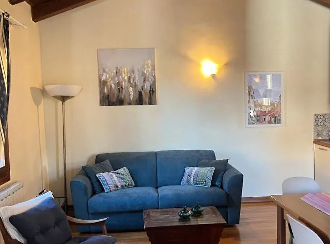 Romantic Rialto Apartment