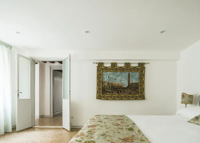 Goodwind Venice Apartments