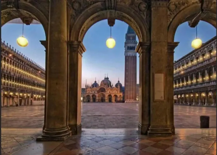 Venice Ivory Room