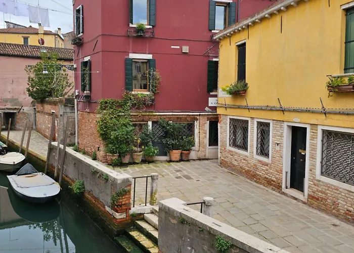 Casa Rossa Vista Canale