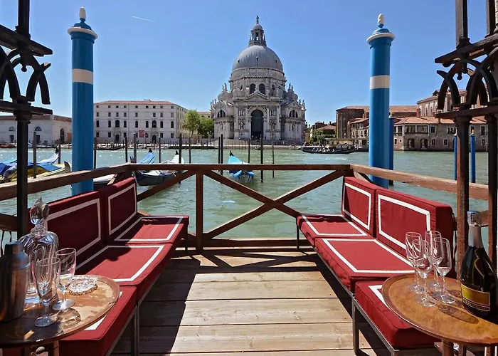 4Br Large Apartment With A View - What\'App - 0039-3512-039-610 - For Reservations!