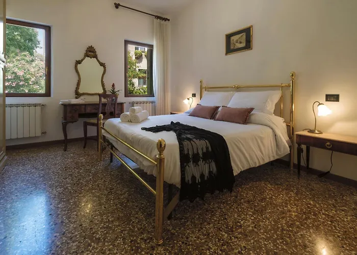 Giselda Courtyard Retreat