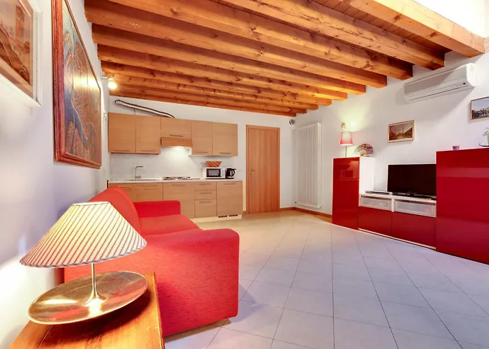 Ferienwohnung Auf Zwei Ebenen Mitten In Venedig