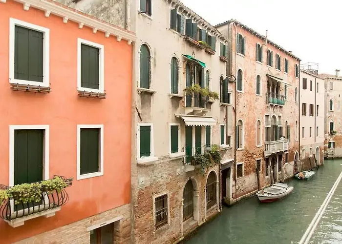 Dreaming Venice Apartment