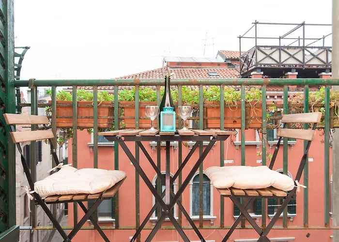 Gondola Verde Veniceiloveyou Apartments