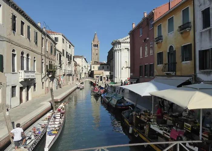 Sestiere Dorsoduro Venezia, a due passi dal ponte dei Pugni
