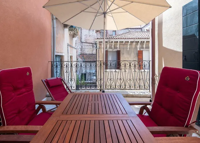Ve.N.I.Ce Cera Remer Suite