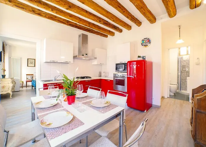 Amorucci House