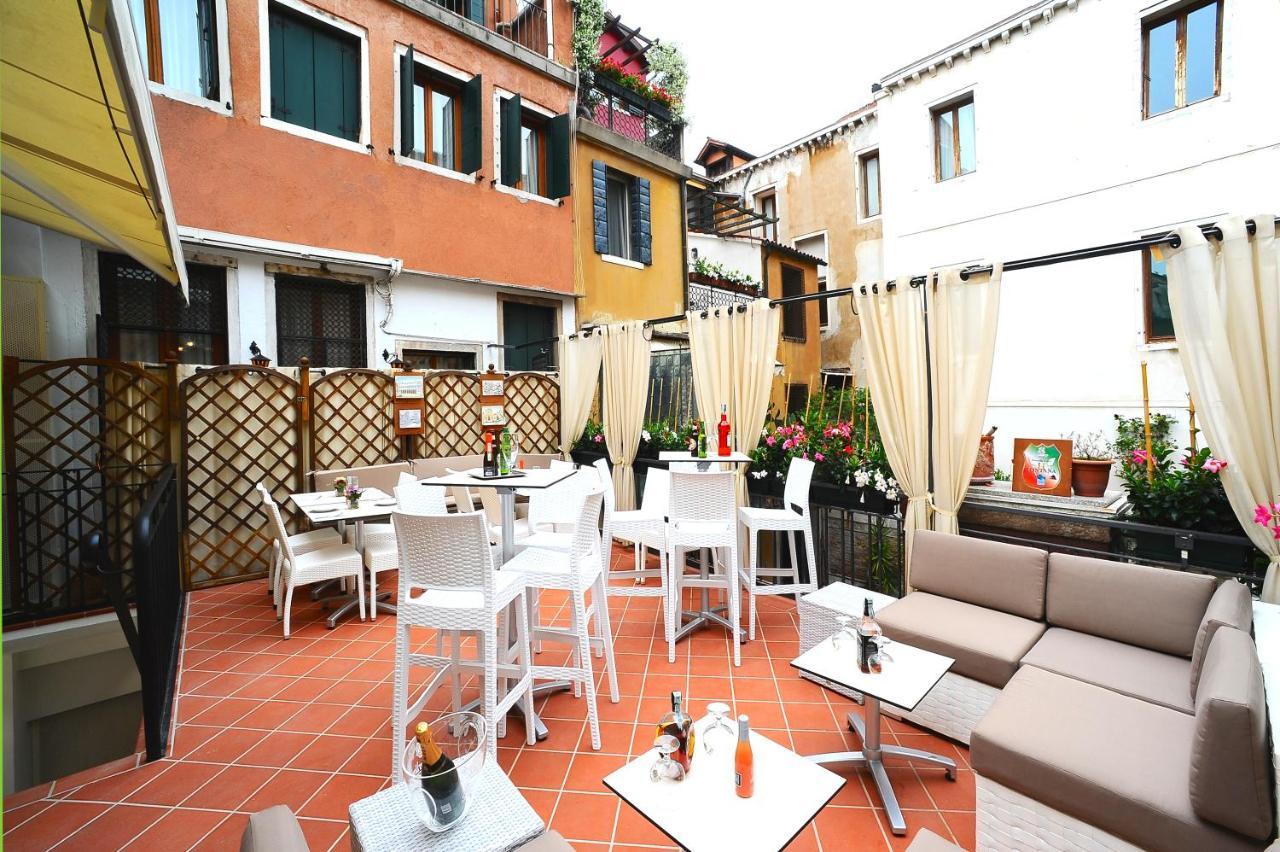 Fontana Hotel Venise