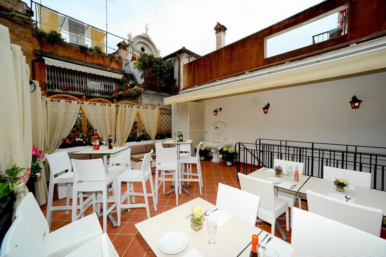 Fontana Hotel Venise