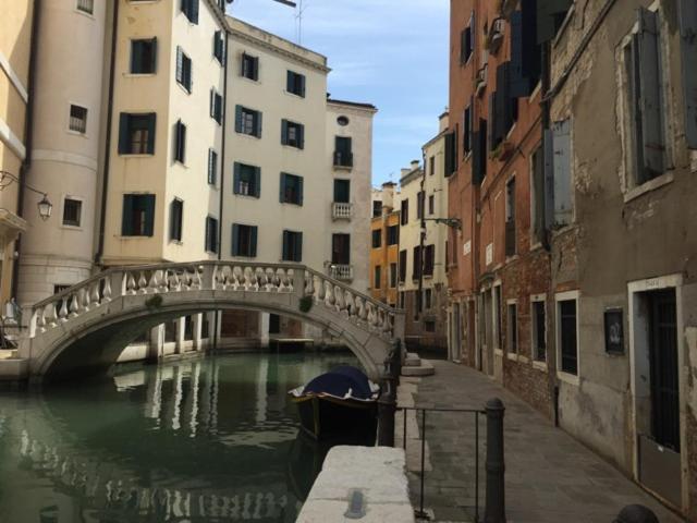 Al Teatro With Canal View Venise