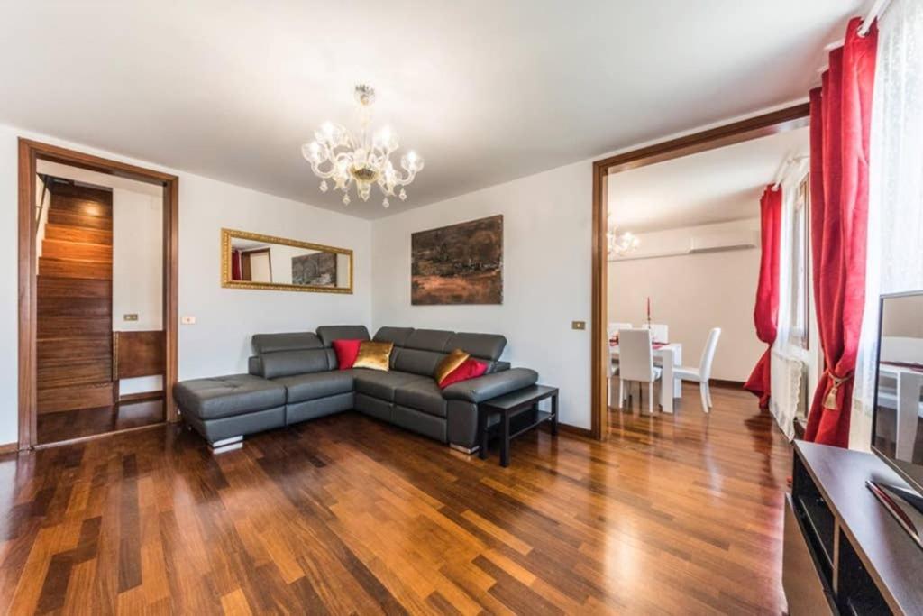 Rialto With Canal Grande View Apartment *