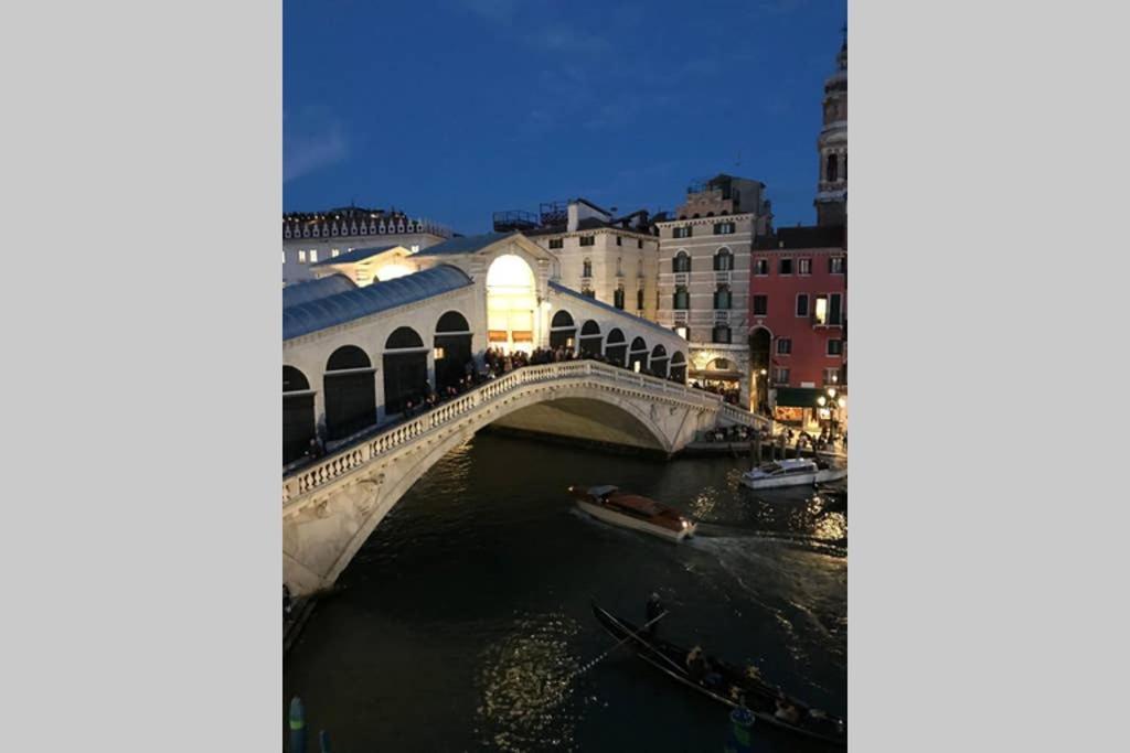 Rialto With Canal Grande View Apartment *
