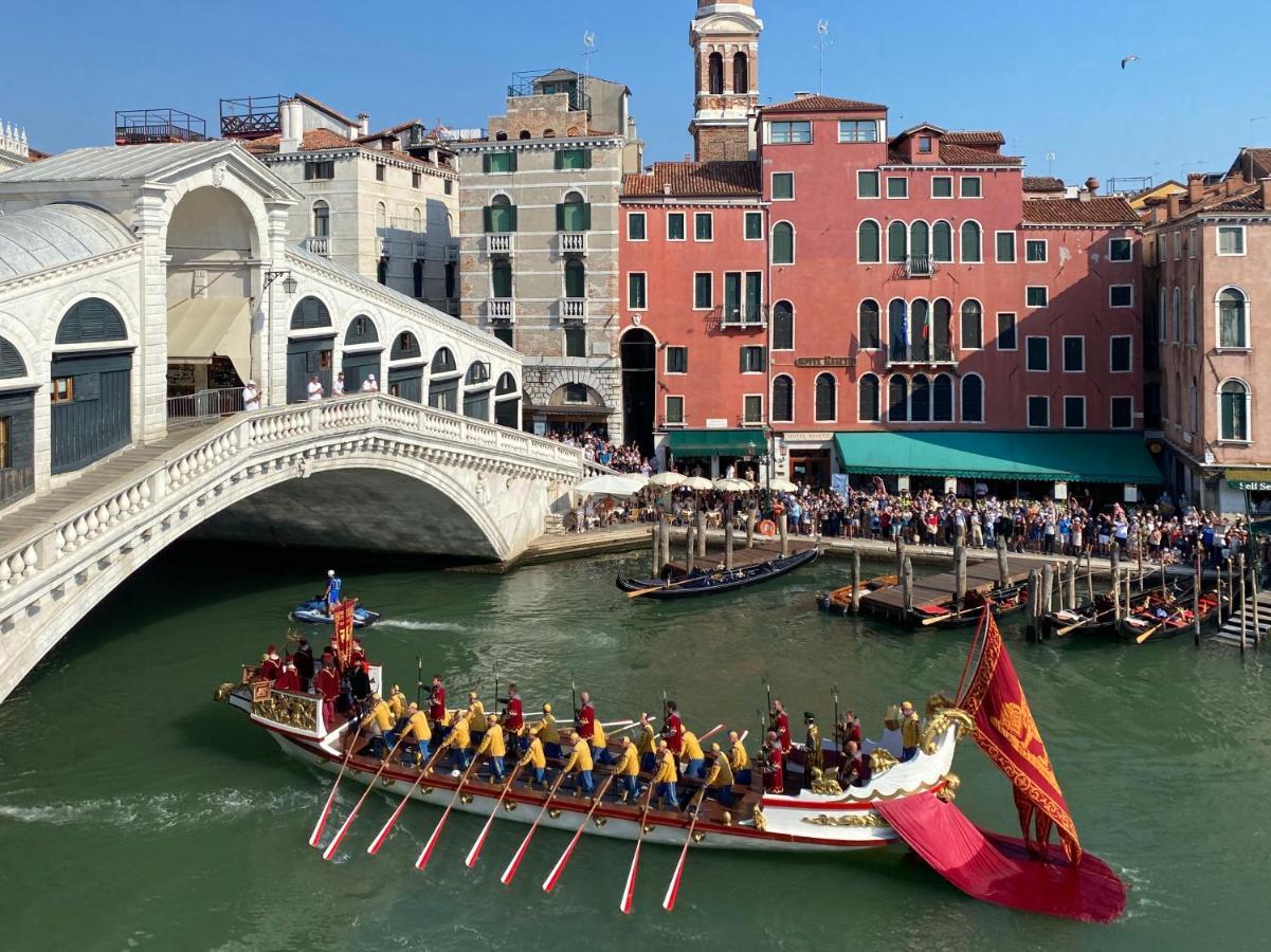 Apartment Rialto With Canal Grande View