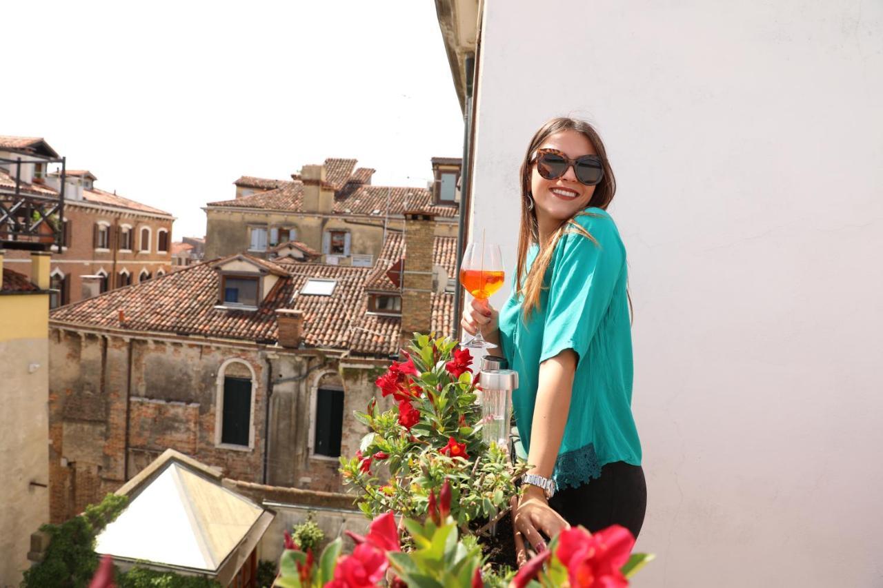 Elegant Terrace Near Piazza San Marco Last Floor No Lift Apartment Venedig