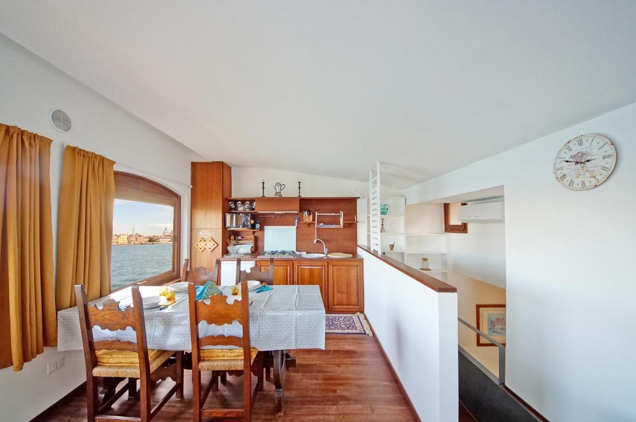 Dolcevita N 453 Canal View