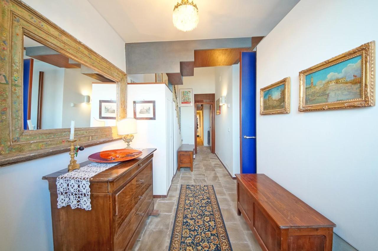 Dolcevita N 453 Canal View