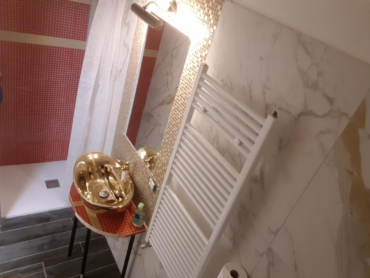 Golden Place Appartement *