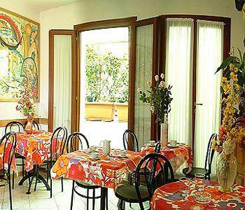 Hotel Adua 2*