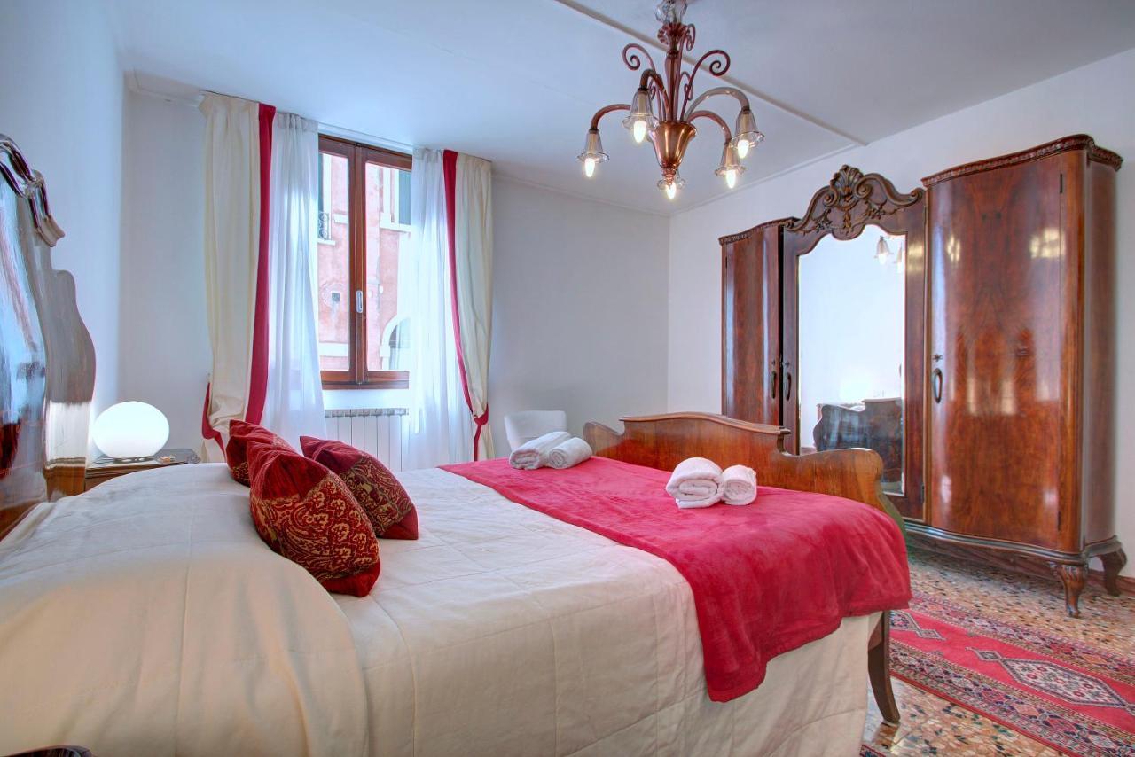 Remigio Marco-canal Apartment Venice