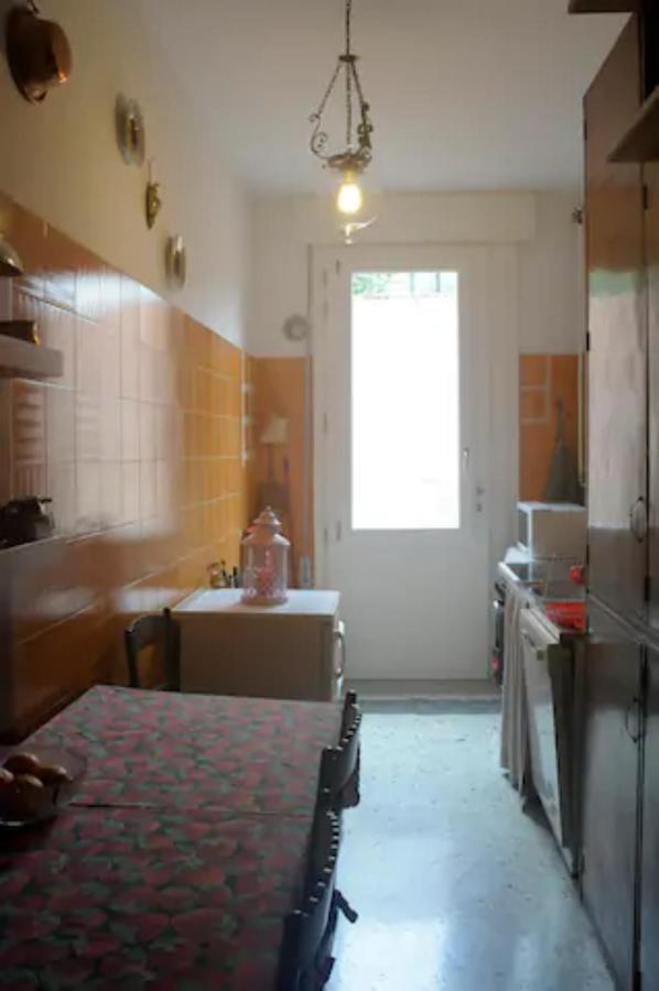 Charming Flat With Terrace Over The Canal * Venetië