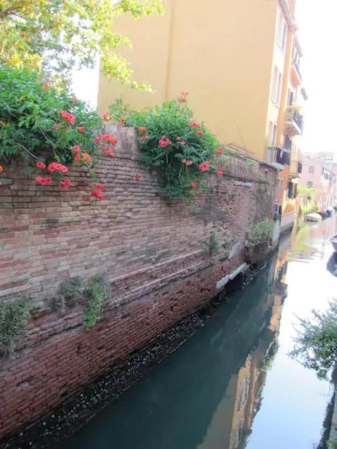 Charming Flat With Terrace Over The Canal
