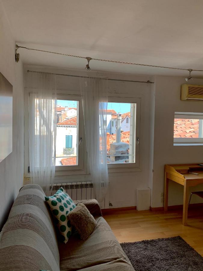 Regina - Romantic Near Rialto