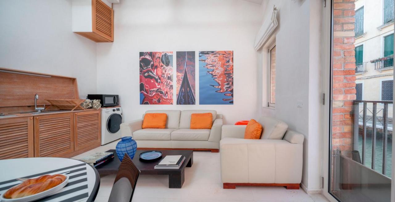 The Waterview Alcove Apartment