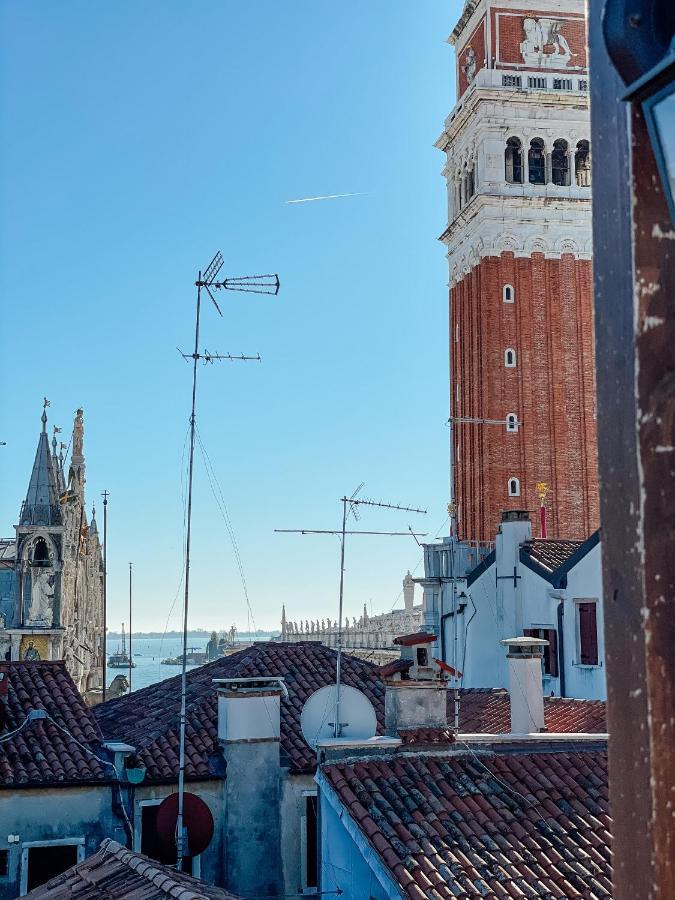 Ai Savi Di Venise