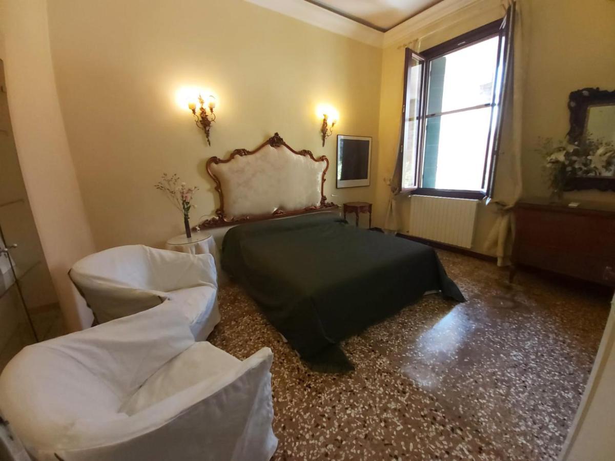 A Private Terrace In The Heart Of Venedig