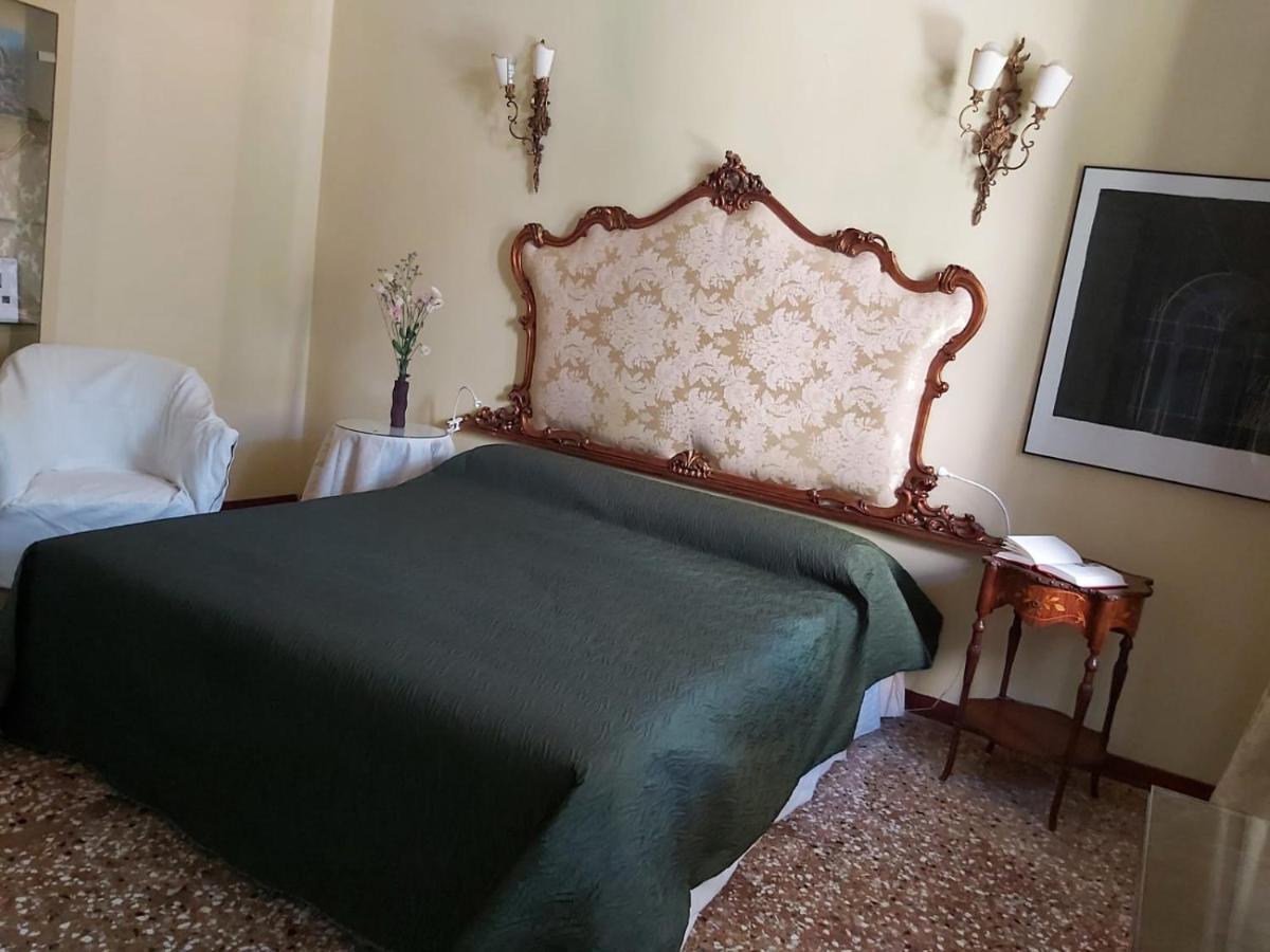 A Private Terrace In The Heart Of Venedig