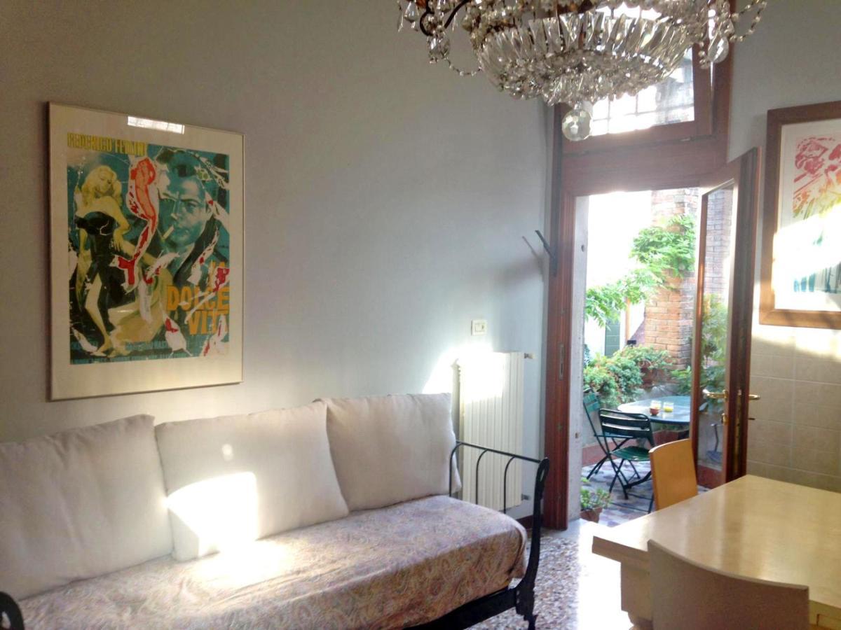 A Private Terrace In The Heart Of * Venedig