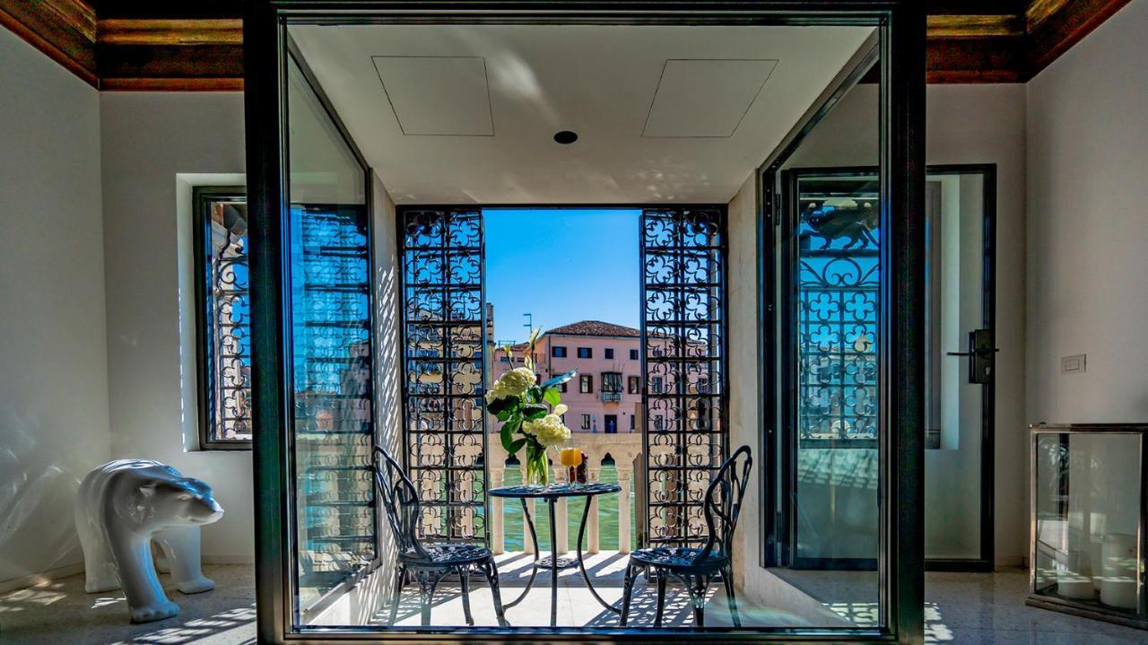 La Loggia Grand Canal Venetië