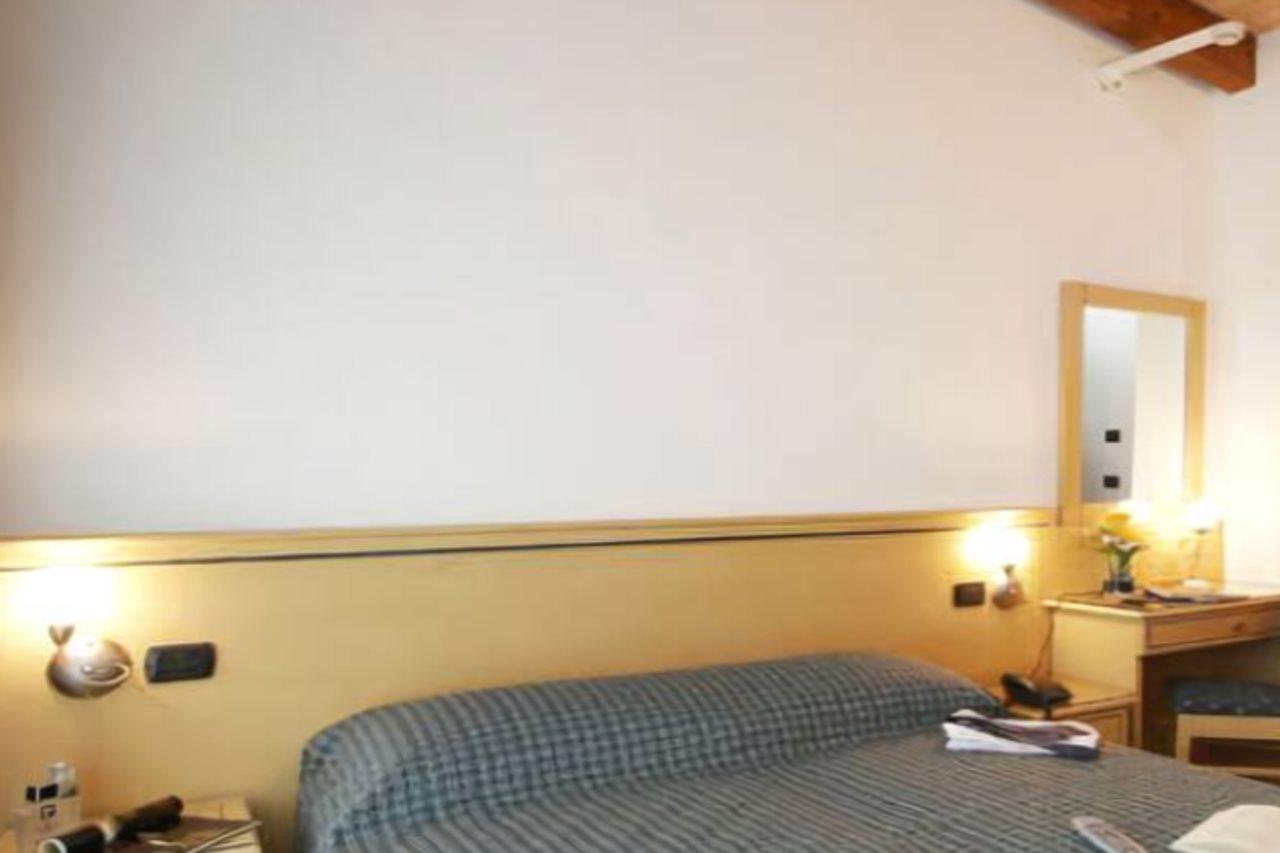 Hotel Mary 3*