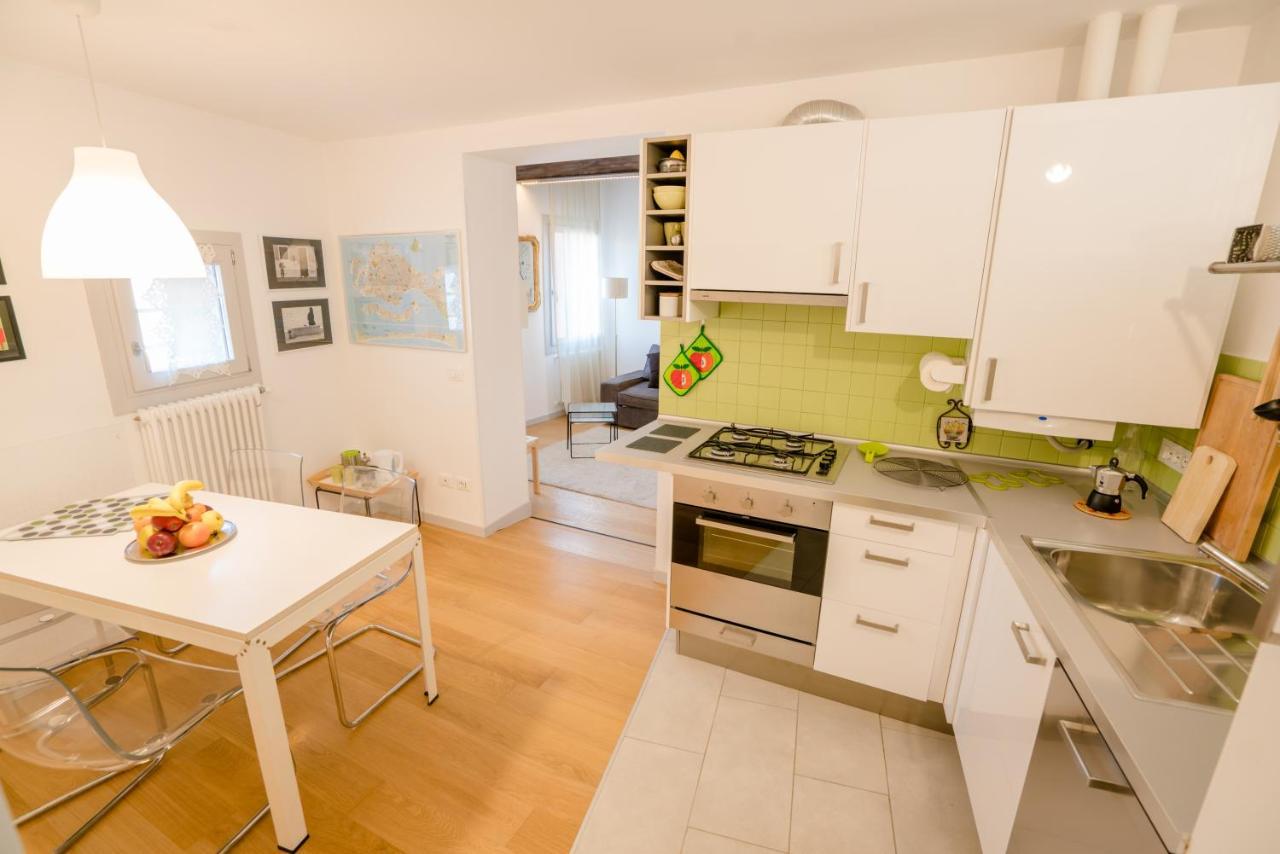 Specchieri Apartment *