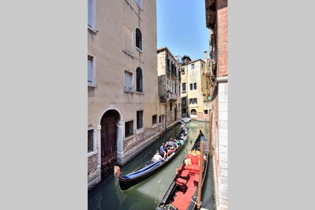 Leoncini With A Wonderful Canal View Venice