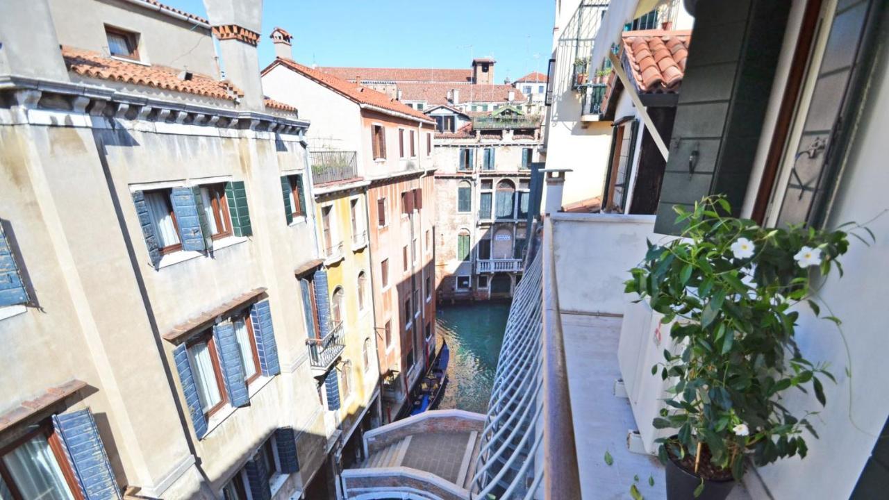 Ai Bareteri Luxury Canal View * Venise