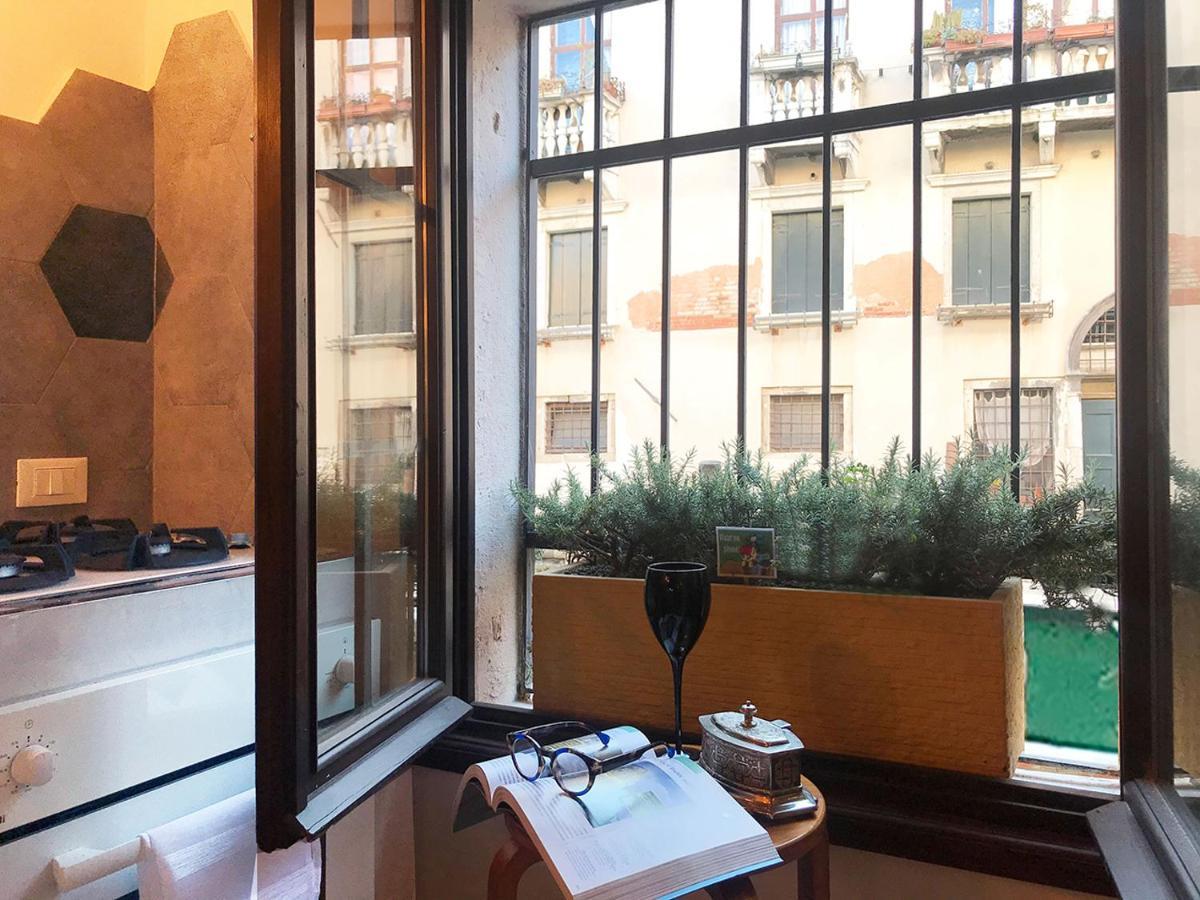 Casa Furlani Ai Dalmati - Your On The Canal Appartement *