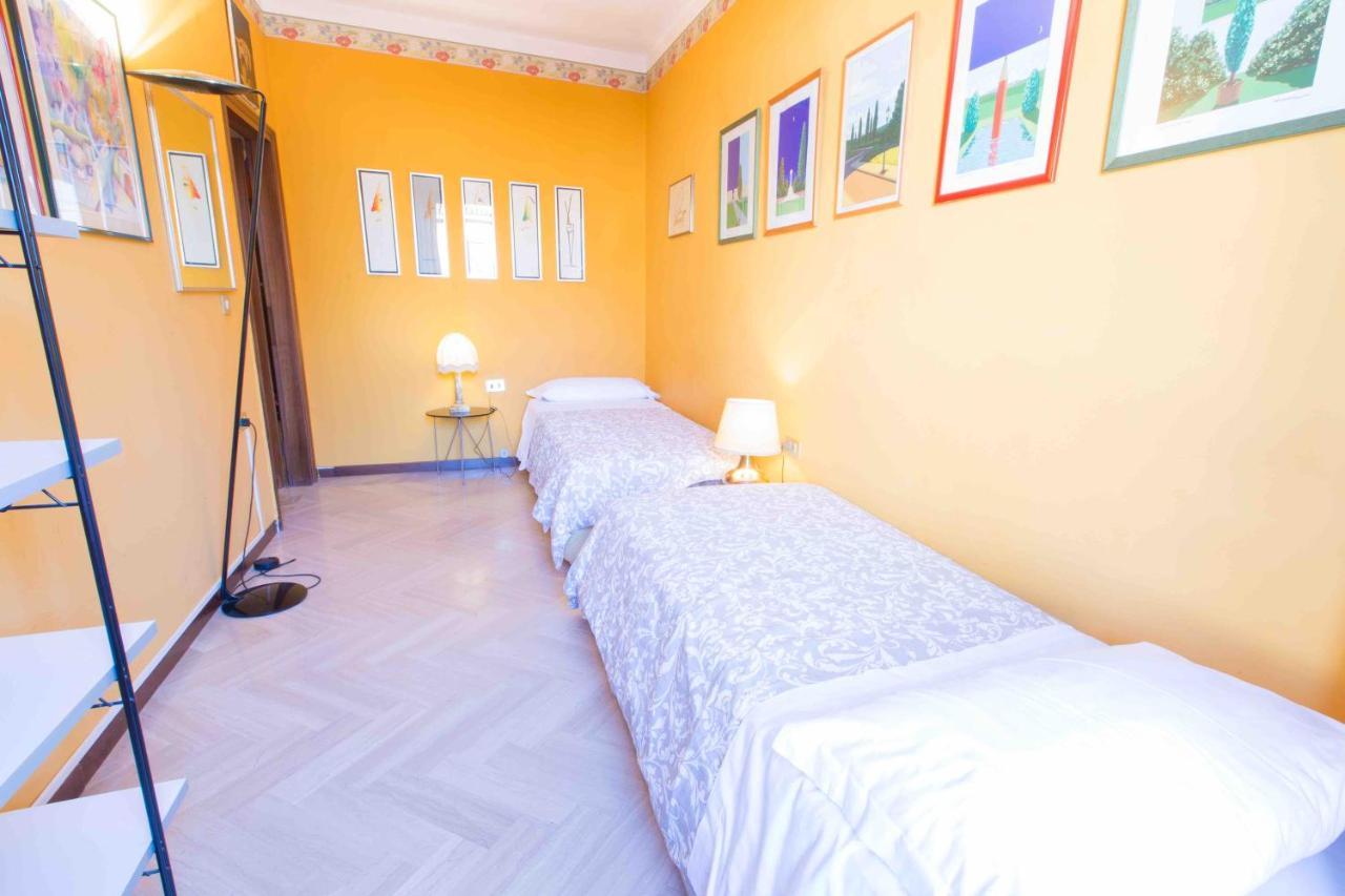 Art Painting With Canal View Appartement *