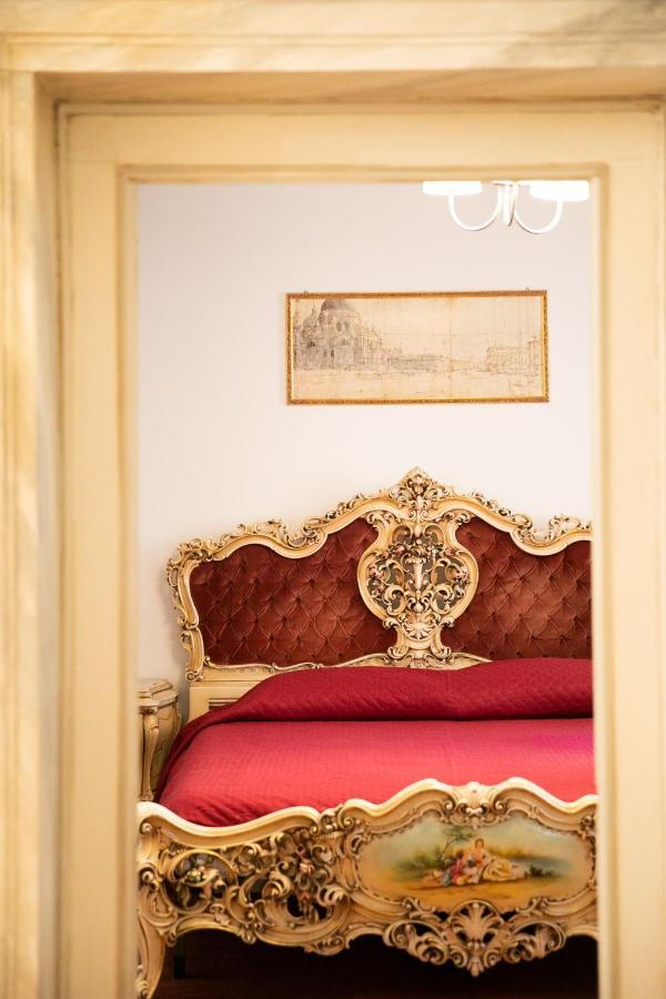Hidden Gem In * Venezia