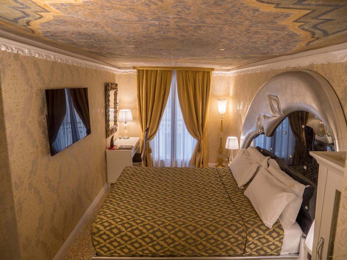 Egò Boutique The Silk Road