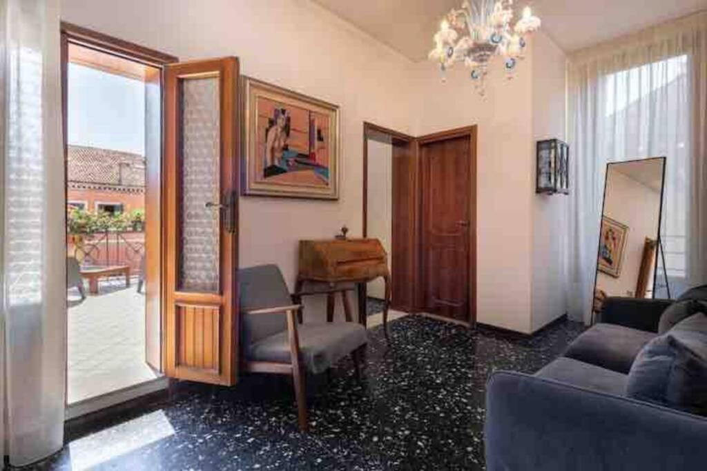 Ca' Pesaro Rooftop Terrace Apartment. Appartement *