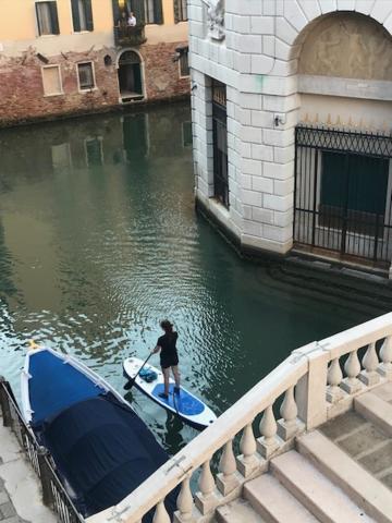 Couette-café Al Teatro With Canal View *