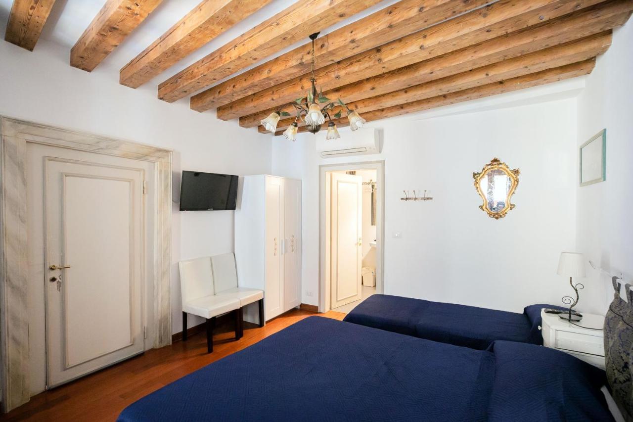 Hidden Gem In * Venezia